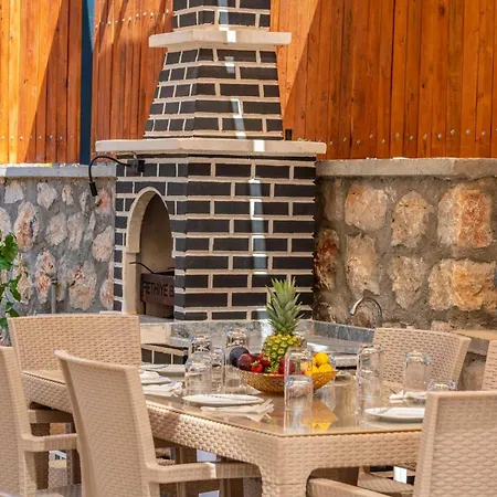 Hilton Villa